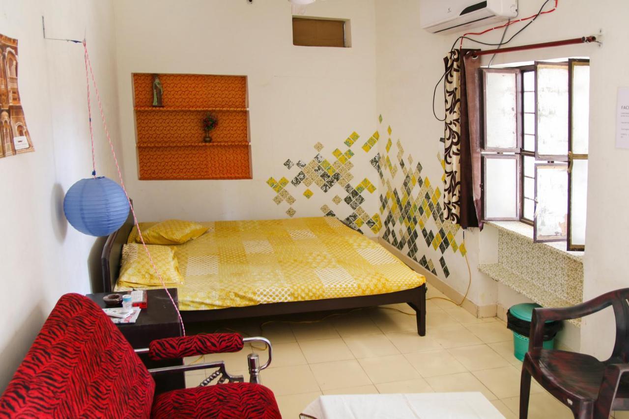 Nadya Homestay For Female & Family Τζαϊπούρ Εξωτερικό φωτογραφία