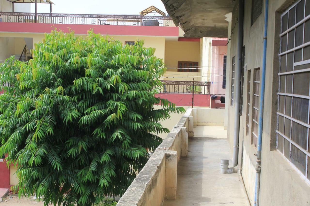 Nadya Homestay For Female & Family Τζαϊπούρ Εξωτερικό φωτογραφία