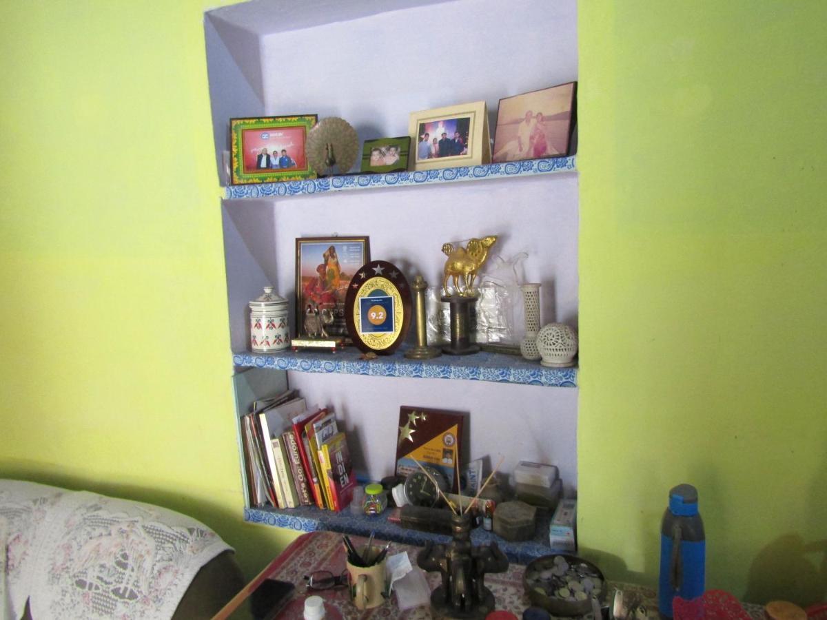 Nadya Homestay For Female & Family Τζαϊπούρ Εξωτερικό φωτογραφία
