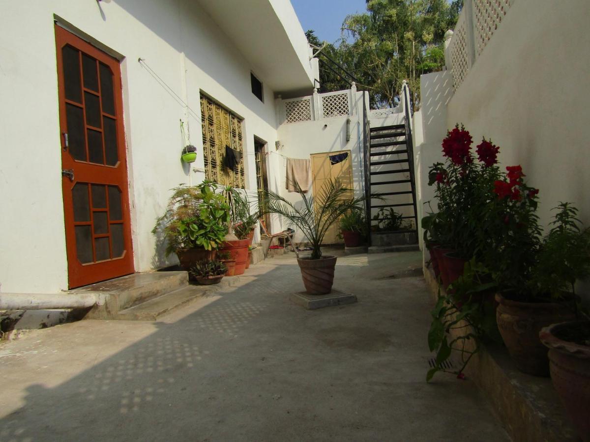 Nadya Homestay For Female & Family Τζαϊπούρ Εξωτερικό φωτογραφία